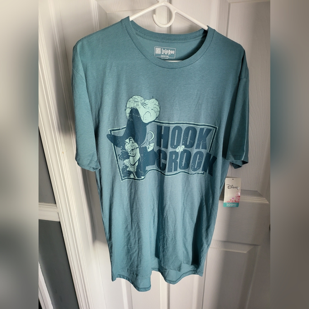 LuLaRoe Hook Or Crook Unisex M Medium t-shirt Disney Villians Captain Hook NWT